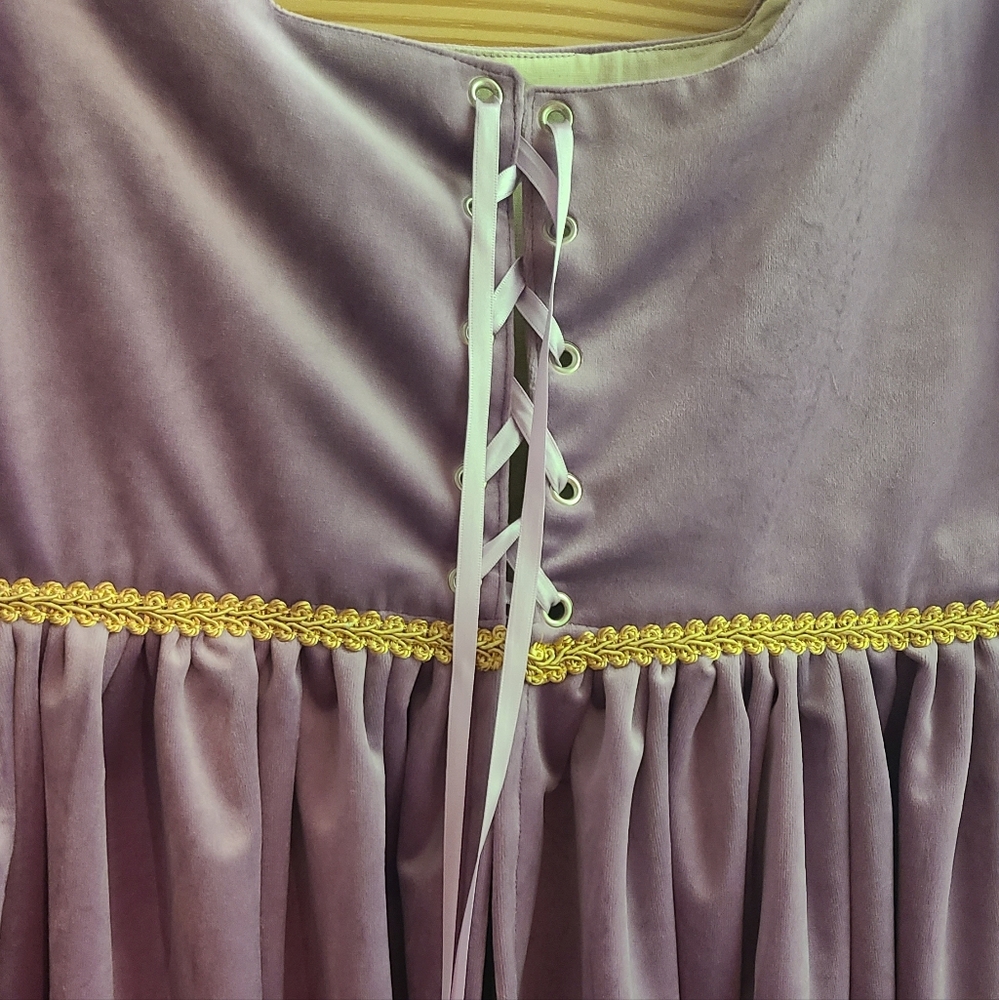 Purple Italian Renaissance Dress - Picture 6 of 14